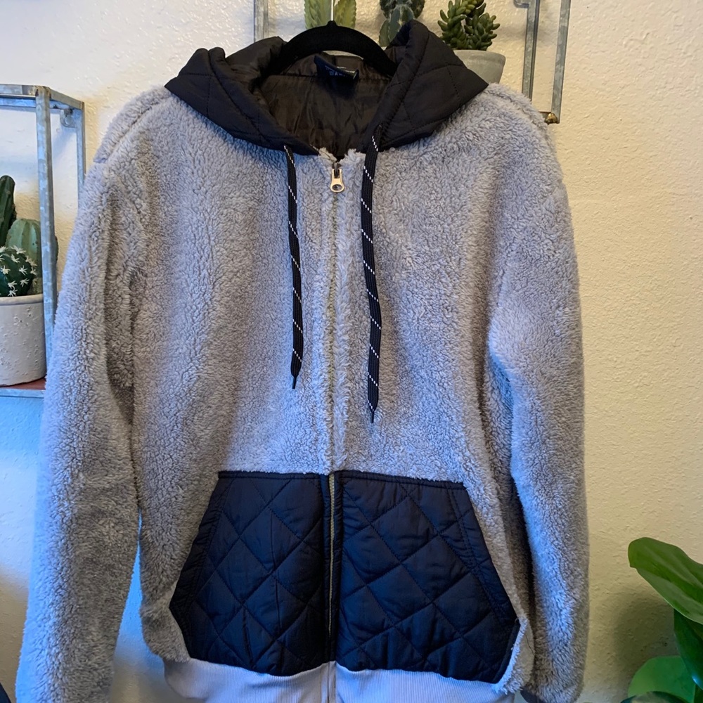 Furry jacket - Picture 2 of 8